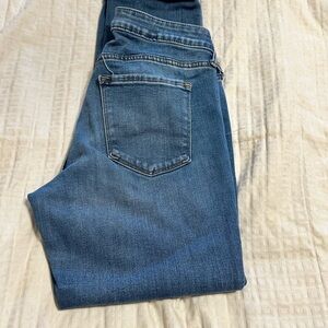 Old Navy Women's Straight Leg Jeans in Blue